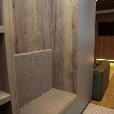 アパート Ambar ヤホリナ