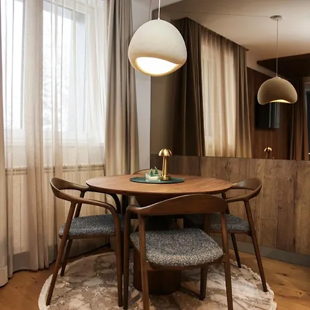 アパート Ambar ヤホリナ