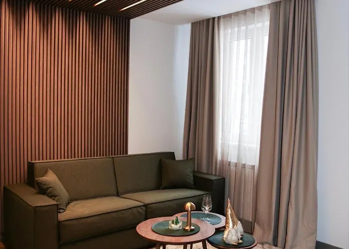 Ambar * 亚霍里纳