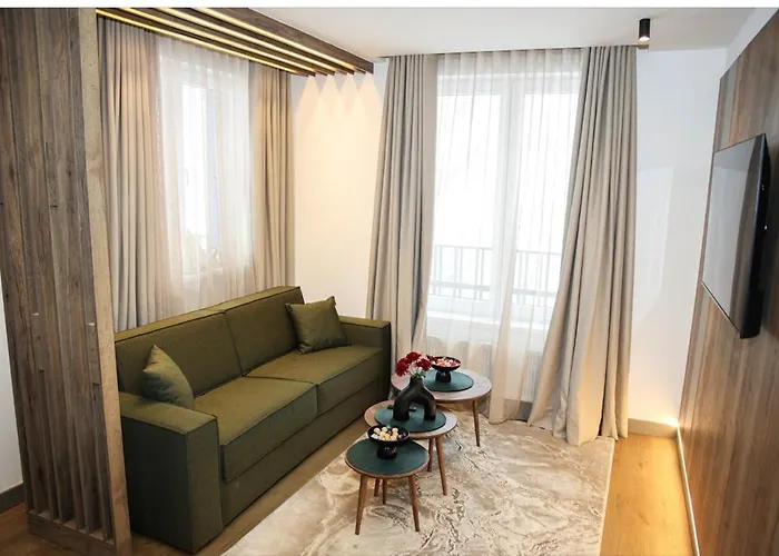 Ambar * 亚霍里纳